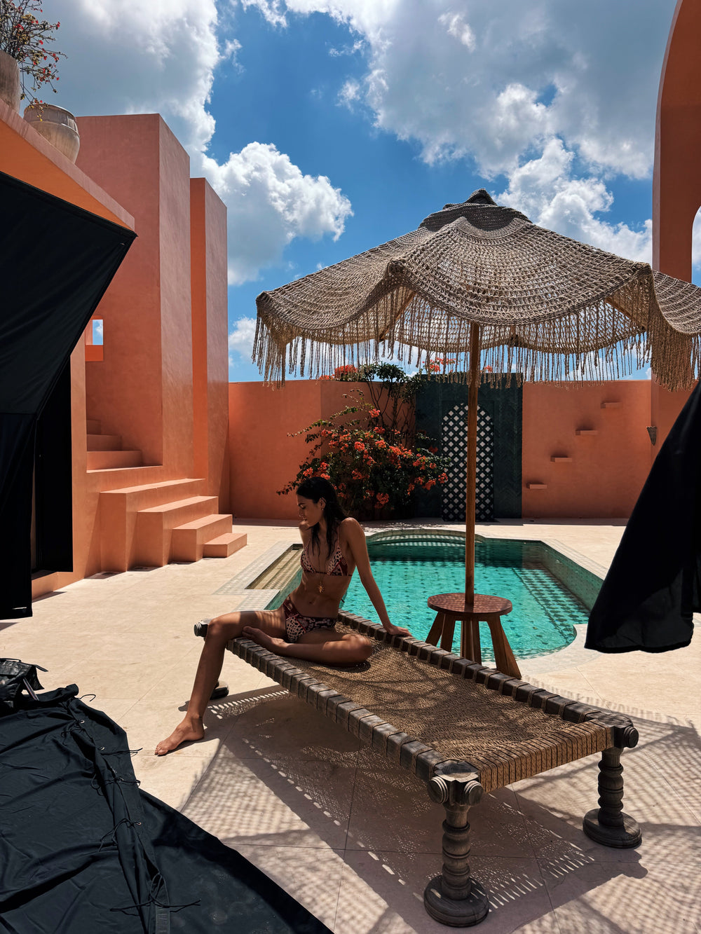 Behind The Scenes ~ PÈLERIN
