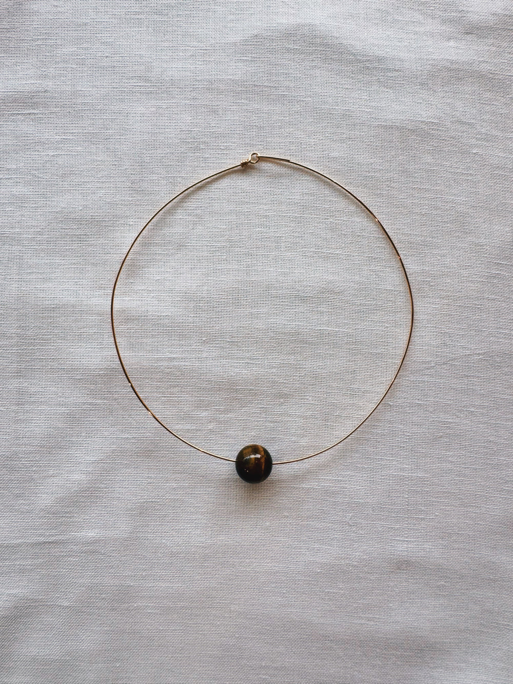 athena & co gem collar necklace gold tiger